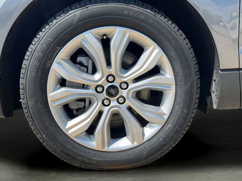 Used 2024 Ford Edge Titanium AWD/4WD image 20