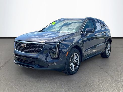 Used 2024 Cadillac XT4 Premium Luxury w/ Technology Package FWD image 3