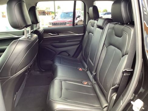 Used 2024 Jeep Grand Cherokee Limited RWD image 25