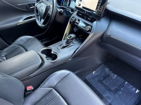 Certified 2021 Toyota Venza XLE w/ Softex Package AWD/4WD image 15