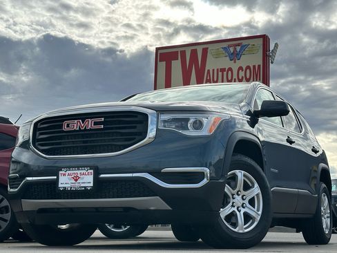 Used 2019 GMC Acadia SLE image 1