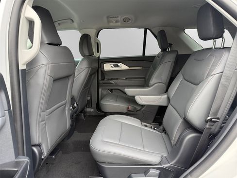 New 2025 Ford Explorer Active w/ Active Comfort Package image 15