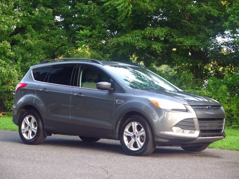 Used 2014 Ford Escape SE w/ Equipment Group 201A AWD/4WD image 7