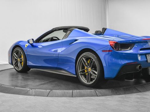 Used 2018 Ferrari 488 Spider image 6