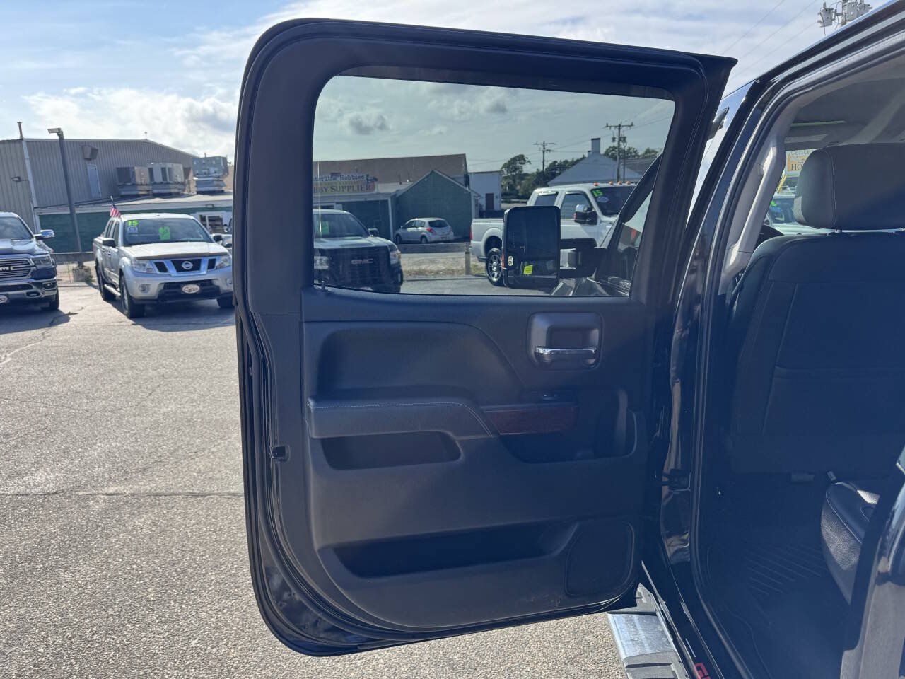 Used 2019 GMC Sierra 2500 SLT w/ Duramax Plus Package AWD/4WD image 34