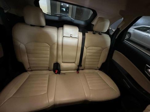 Used 2018 Ford Edge SEL w/ Equipment Group 201A AWD/4WD image 36