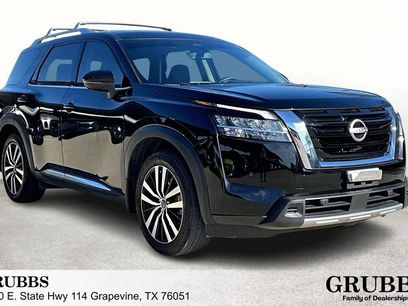 Used 2024 Nissan Pathfinder Platinum w/ Cargo Package