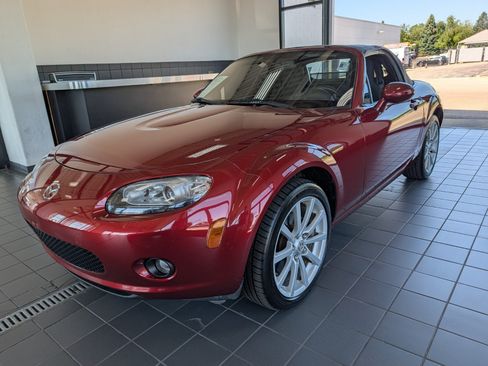 Used 2007 MAZDA MX-5 Miata Touring w/ Suspension Pkg RWD image 7