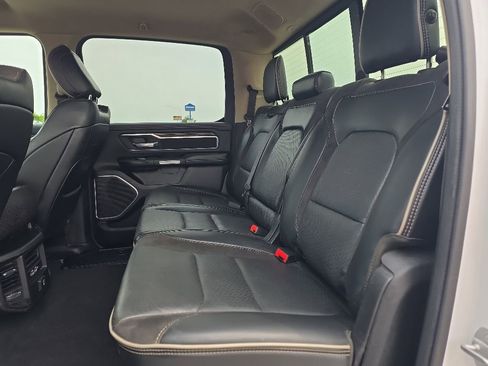 Used 2019 RAM 1500 Laramie AWD/4WD image 11
