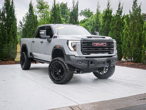 Used 2025 GMC Sierra 2500 AT4X w/ AT4X AEV Edition AWD/4WD image 2