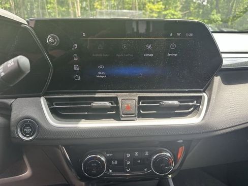 Used 2024 Chevrolet TrailBlazer LT w/ Convenience Package AWD/4WD image 16