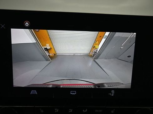 Used 2023 Chevrolet Colorado LT w/ LT Convenience Package II image 19