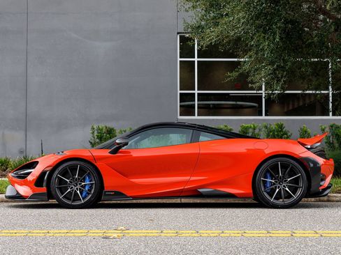 Used 2021 McLaren 765LT RWD image 3