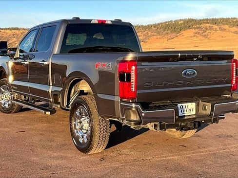 Used 2025 Ford F250 Lariat w/ Chrome Package image 4