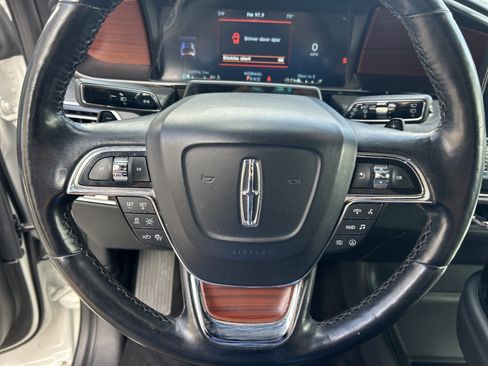 Used 2023 Lincoln Navigator Reserve image 23