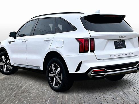 Certified 2022 Kia Sorento S w/ Panoramic Sunroof Package image 12