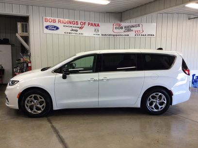 Used 2024 Chrysler Pacifica Limited w/ Trailer Tow Group