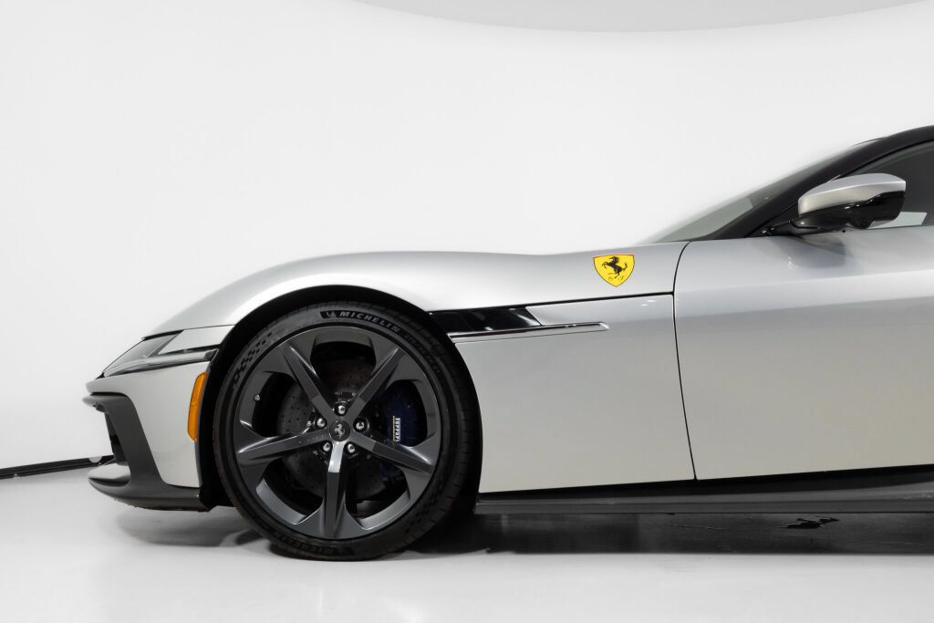Used 2025 Ferrari 12Cilindri RWD image 12