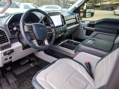 Used 2022 Ford F350 Limited image 10