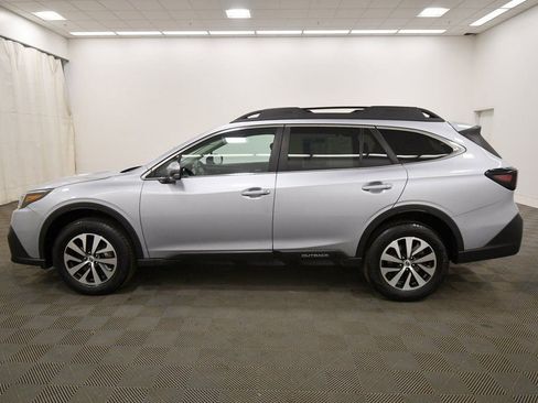 Used 2022 Subaru Outback Premium image 4