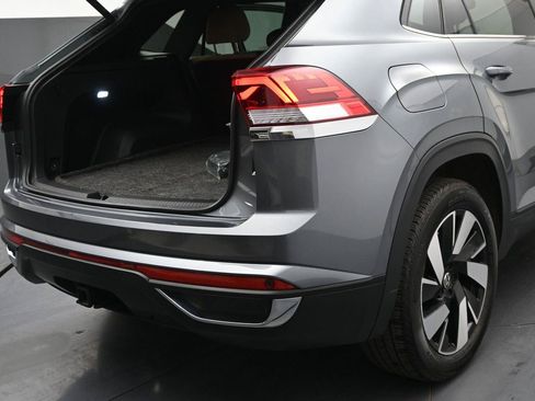 Used 2024 Volkswagen Atlas Cross Sport SE w/ Panoramic Sunroof Package AWD/4WD image 14