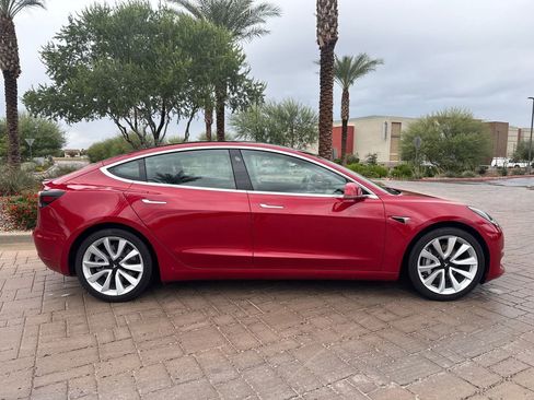 Used 2020 Tesla Model 3 Standard Range Plus image 2