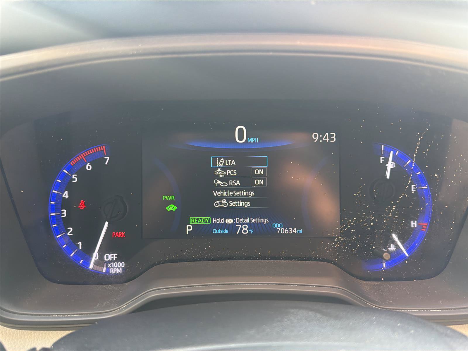 Used 2020 Toyota Corolla LE FWD image 9