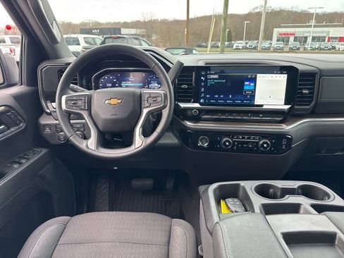 Used 2024 Chevrolet Silverado 1500 LT AWD/4WD image 20