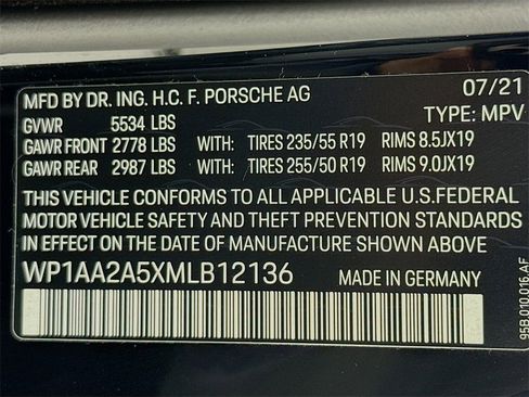 Used 2021 Porsche Macan image 34