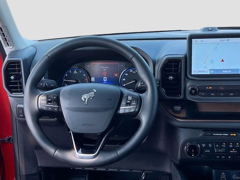 Used 2024 Ford Bronco Sport Outer Banks w/ Tech Package AWD/4WD image 23