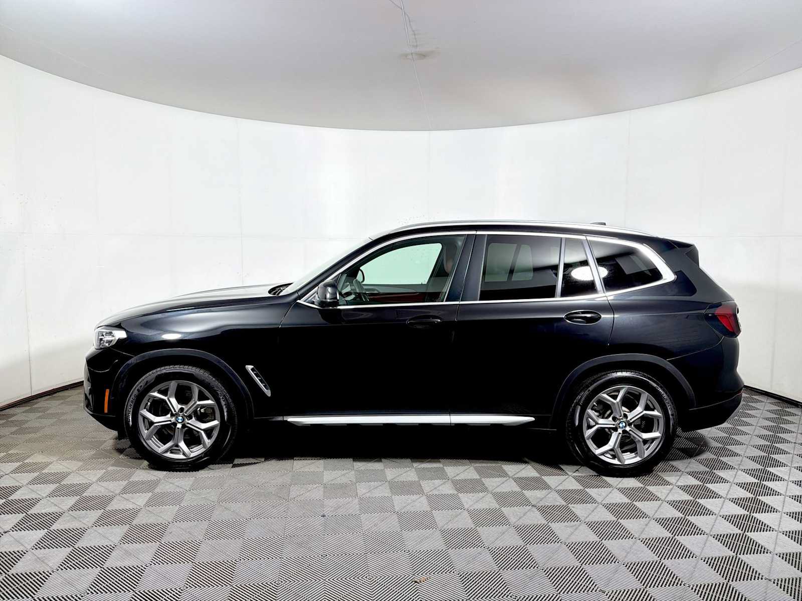 Used 2023 BMW X3 xDrive30i w/ Convenience Package AWD/4WD image 4