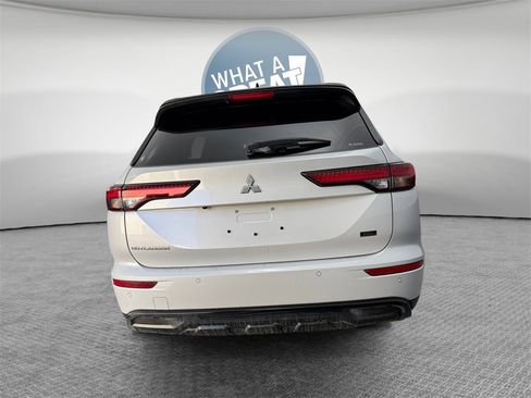 Used 2023 Mitsubishi Outlander SEL Black Edition image 5