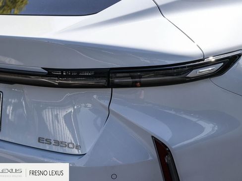 New 2026 Lexus ES 350e FWD image 7
