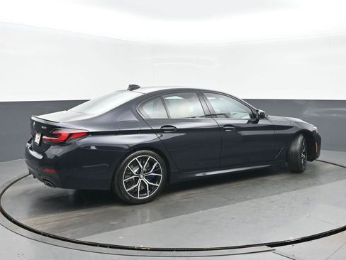 Used 2023 BMW 540i xDrive w/ M Sport Package image 3