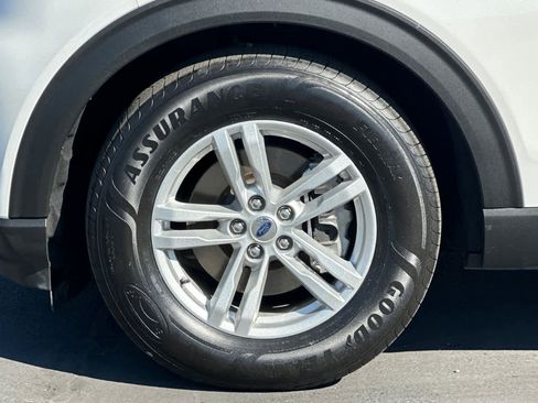 Used 2022 Ford Explorer XLT image 31