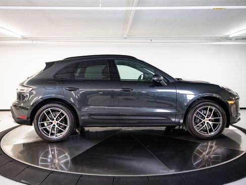 Certified 2024 Porsche Macan AWD/4WD image 8