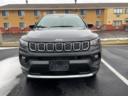Used 2024 Jeep Compass Limited image 2