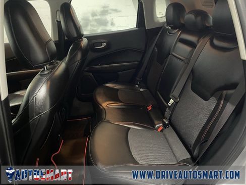 Used 2018 Jeep Compass Latitude w/ Popular Equipment Group image 16