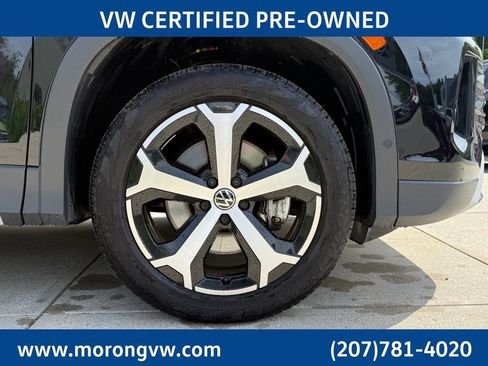 Certified 2025 Volkswagen Tiguan SE AWD/4WD image 8