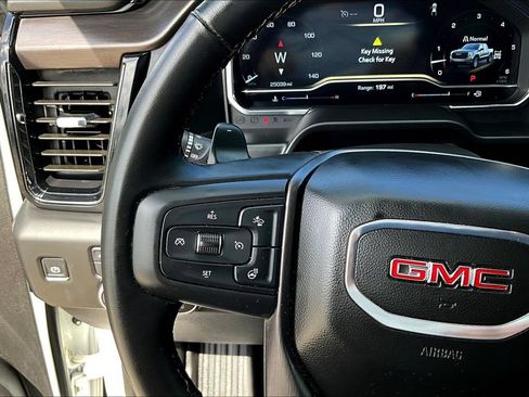 Used 2025 GMC Sierra 1500 AT4 AWD/4WD image 13