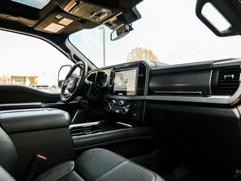 Used 2026 Ford F450 Platinum w/ FX4 Off-Road Package image 51