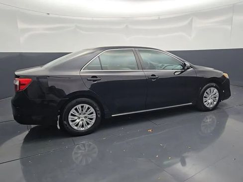 Used 2013 Toyota Camry LE FWD image 6