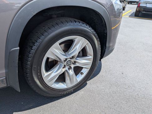 Used 2017 Toyota Highlander Limited AWD/4WD image 36