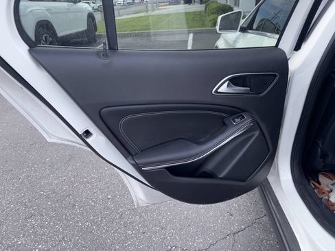 Used 2019 Mercedes-Benz GLA 250 4MATIC image 21
