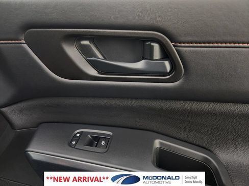 Used 2025 Nissan Pathfinder Rock Creek AWD/4WD image 13
