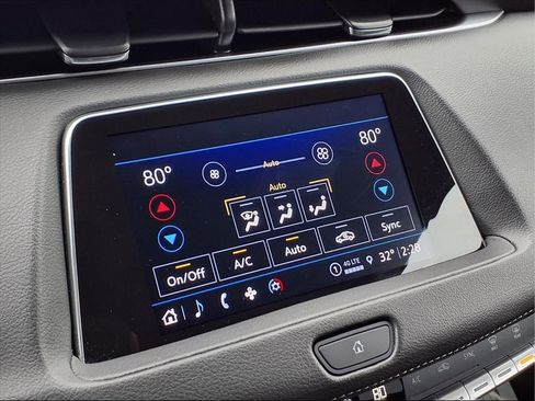 Used 2023 Cadillac XT4 Premium Luxury image 6