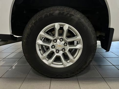 Certified 2024 Chevrolet Silverado 1500 LT image 9
