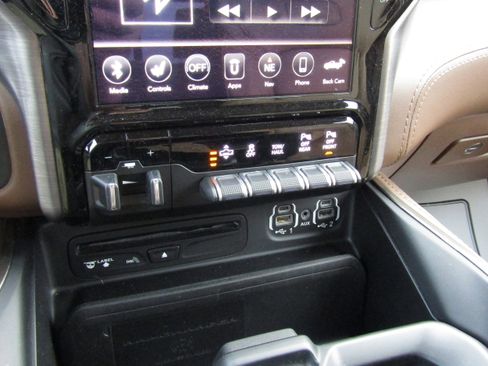 Used 2019 RAM 1500 Limited image 30