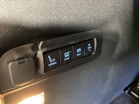 Used 2018 Ford Explorer Sport AWD/4WD image 36