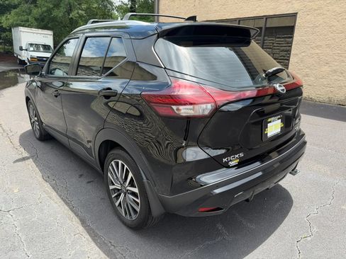 Used 2023 Nissan Kicks SV w/ Interior Electronics Package FWD image 10